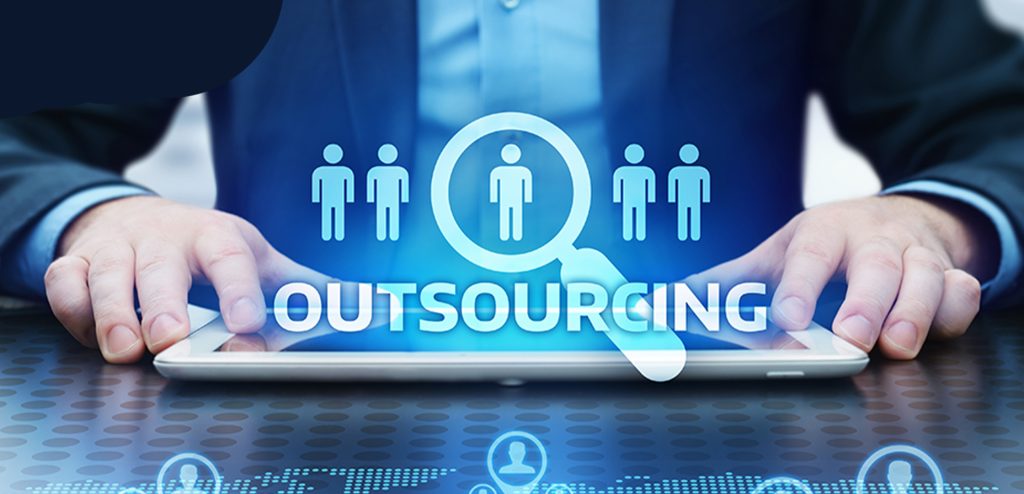 Outsourcing vs Building a team